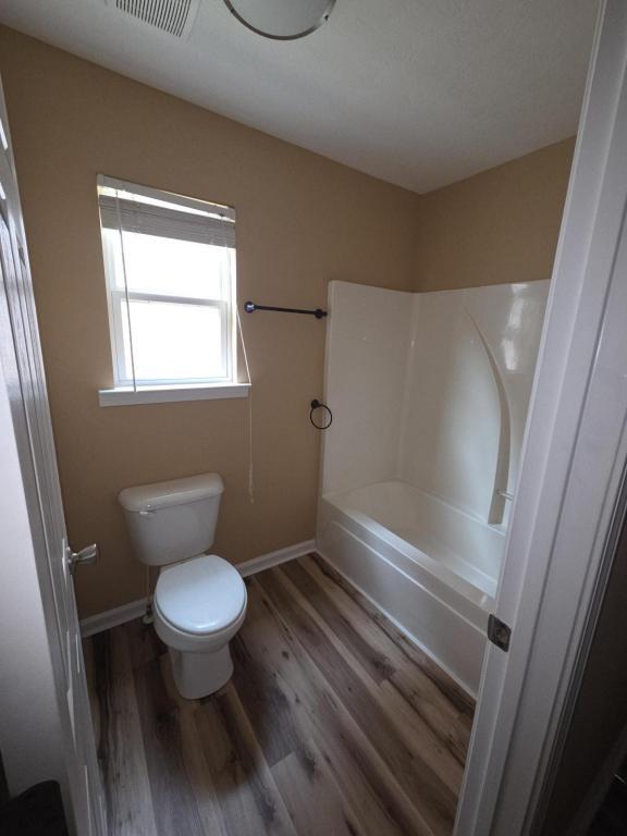 Building Photo - 1465 Stoneleigh Way