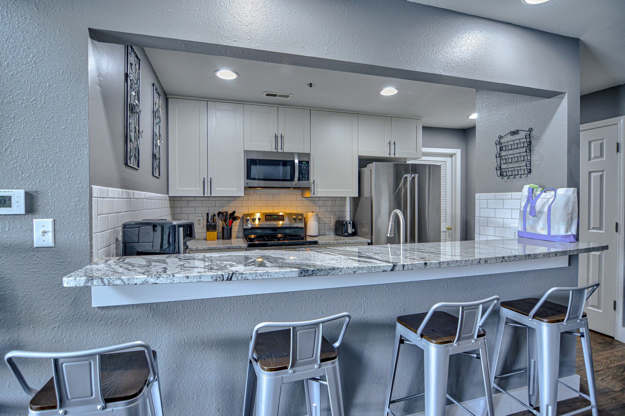 Building Photo - 4800 Eagleview Dr