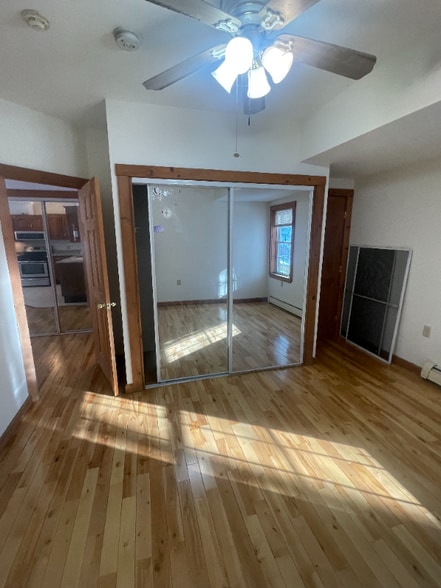 Building Photo - 686 Sebago Rd