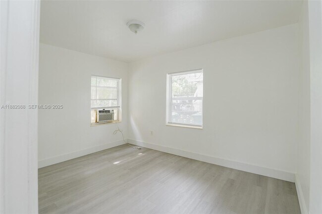 Building Photo - 7021 NW 4th Ct