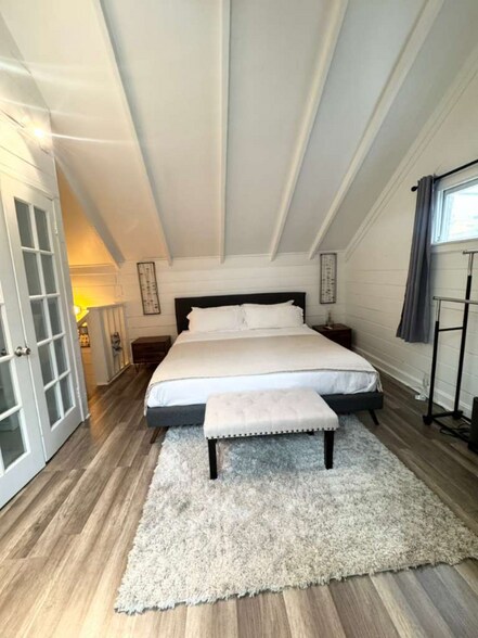 Building Photo - 6026 Barton Ave