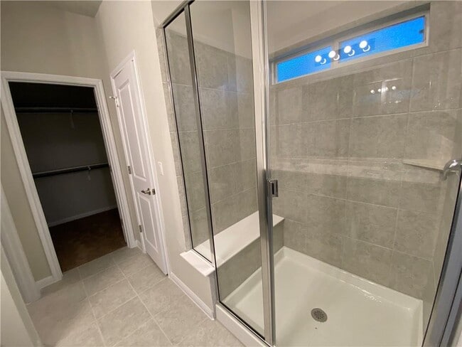 Building Photo - 8409 Looksee Ln