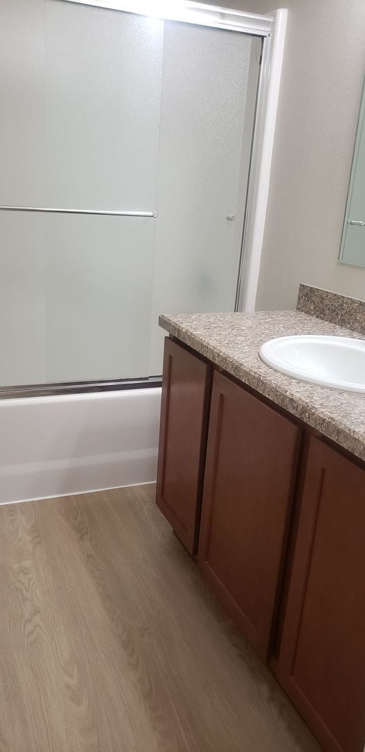 Building Photo - 3 bedroom, 2.5 bath duplex Move In August 10th!!