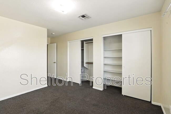 Building Photo - 345 N 15th St