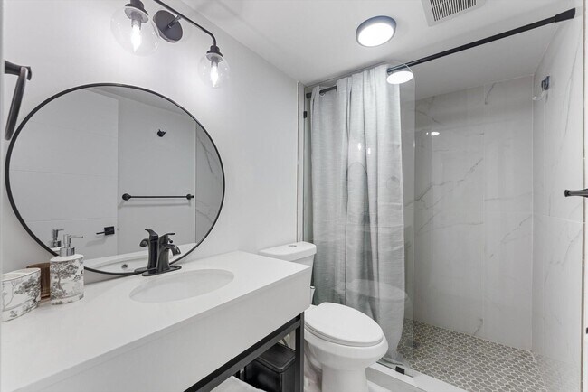 Building Photo - 2425 Presidential Way