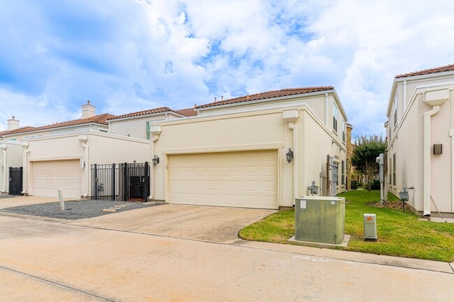 Building Photo - 13417 Preston Cliff Ct