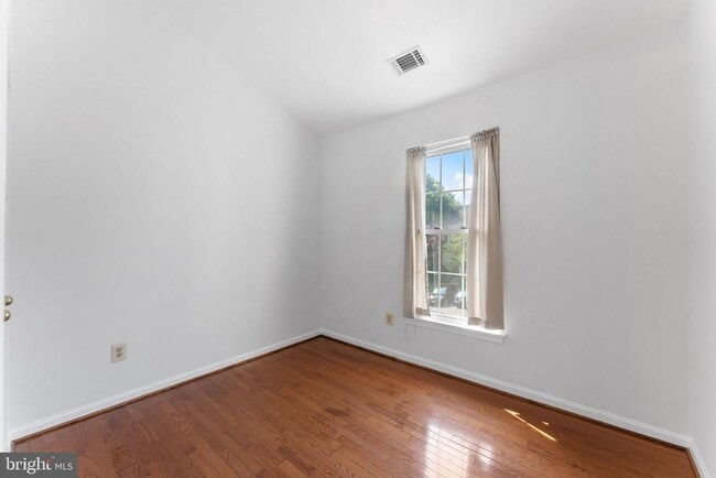 Building Photo - 14164 Compton Valley Way