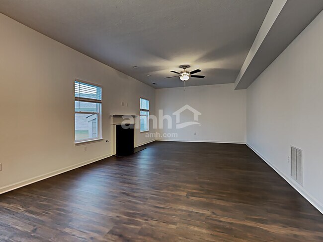 Building Photo - 7409 Vintage Cir