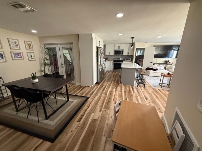 Building Photo - 1388 Rose St