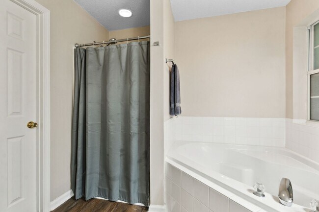 Building Photo - Charming Amelia Island Home in a Private Cul-de-Sac