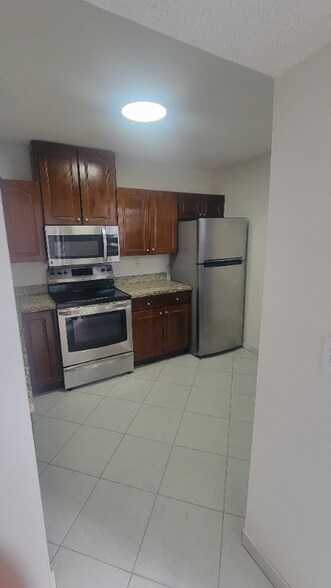 Building Photo - 1152 NW 124th Pl