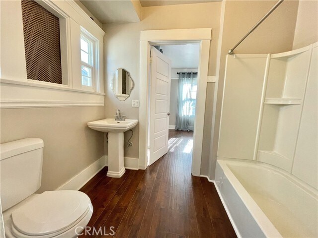 Building Photo - 220 Palm Pl