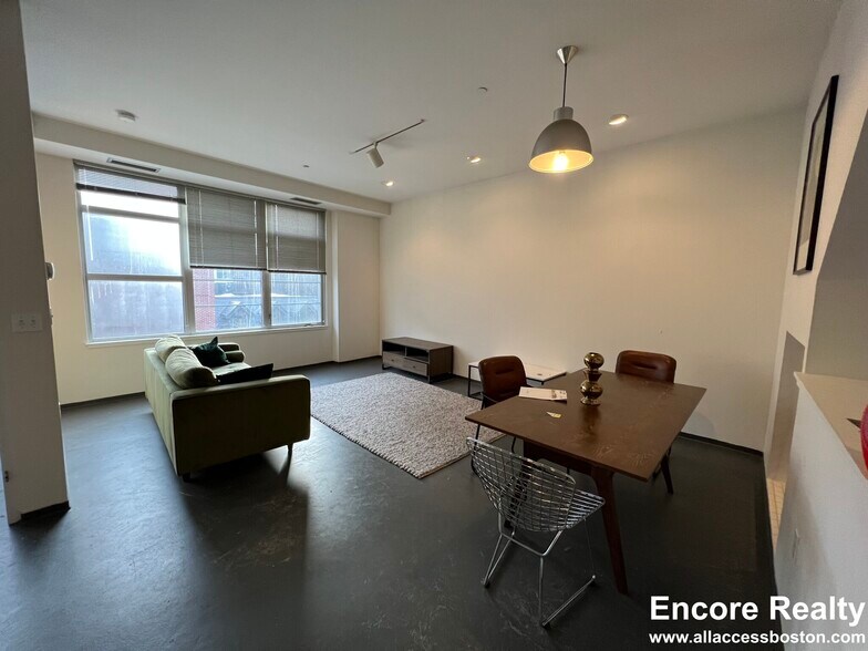 Building Photo - 160 E Berkeley St