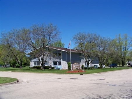Primary Photo - Doc Sum Apartments