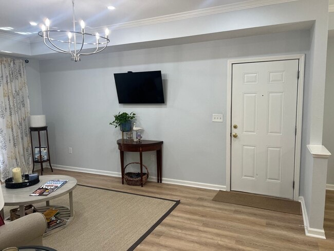 Building Photo - Beautifully Updated 3-Bedroom in Bridgepointe