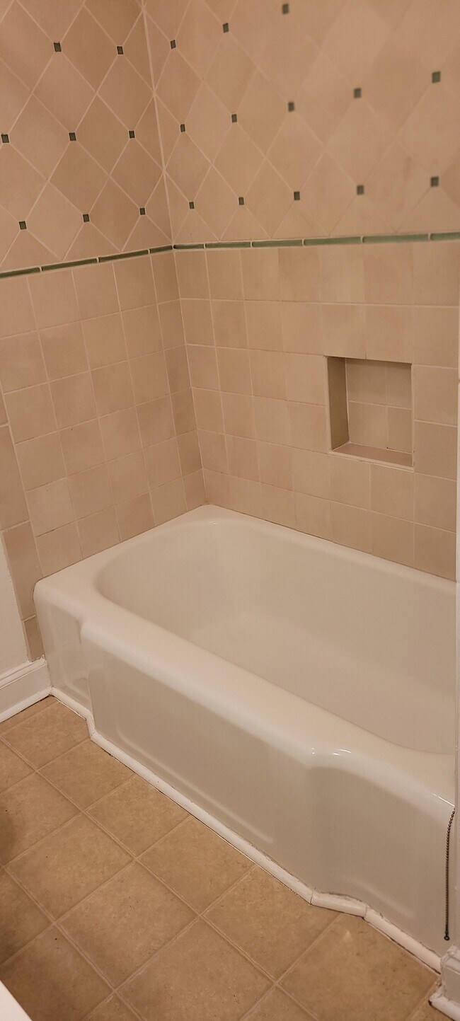 Building Photo - 3103 Wingate Ave