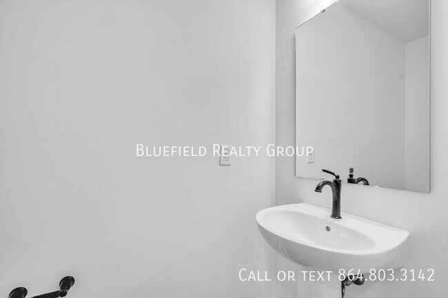 Building Photo - 416 E Parima Ct