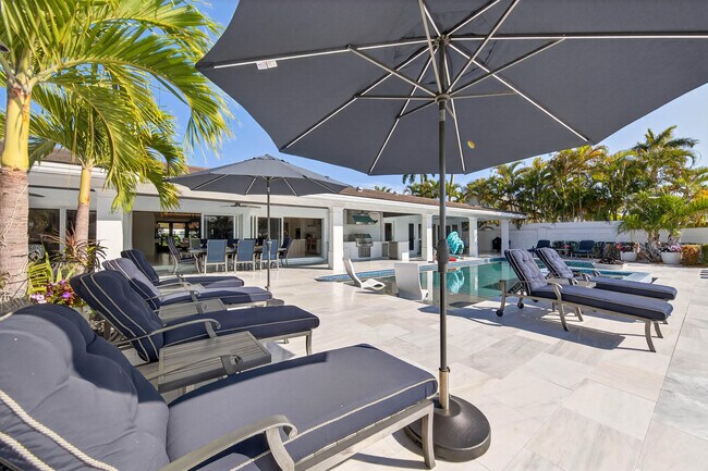 Building Photo - 3109 NE 42nd Ct