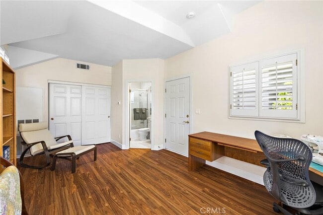 Building Photo - 48 Downfield Way