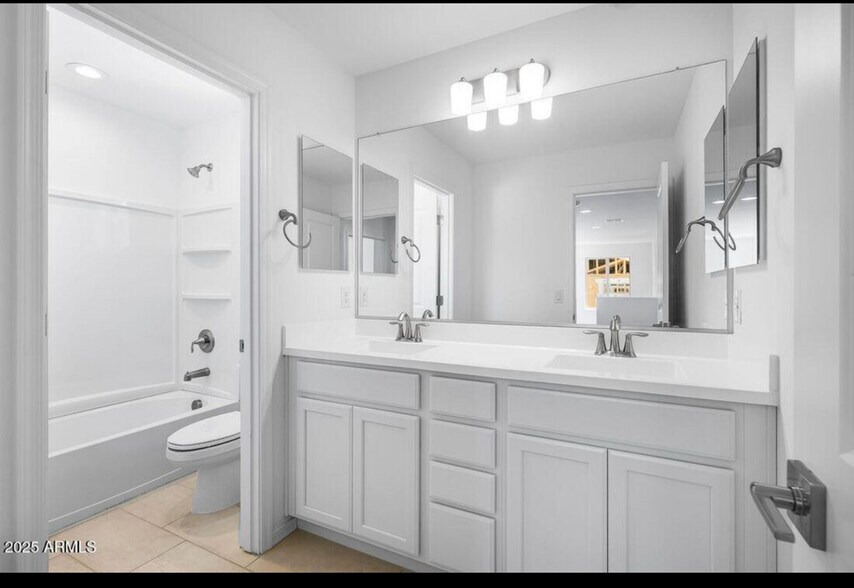 Building Photo - 14663 W Sand Hills Rd