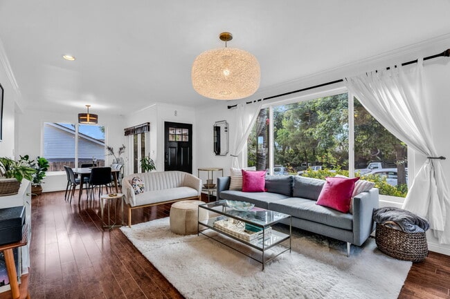 Building Photo - 5182 Ellenwood Dr