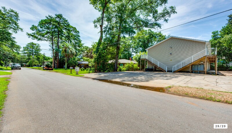 Building Photo - 1329 Nylic St