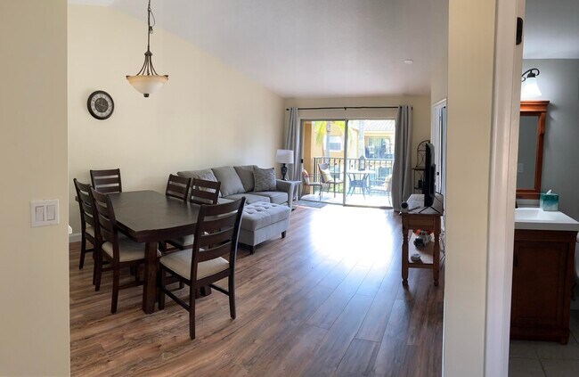 Building Photo - 1140 Lake Shore Dr