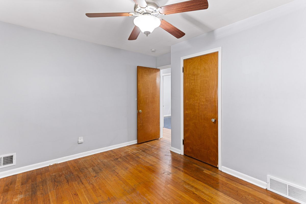 Building Photo - 25346 Fairway Dr