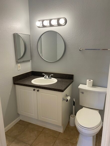 Bathroom Vanity/Toilet - 2279 Portofino Pl