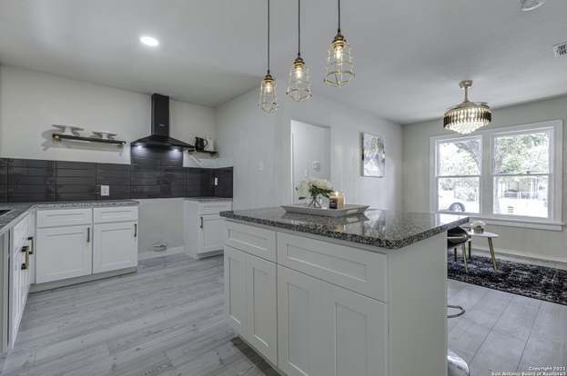 Building Photo - 1110 Clower-