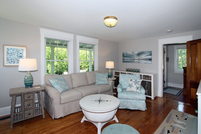 Building Photo - 351 Barlows Landing Rd