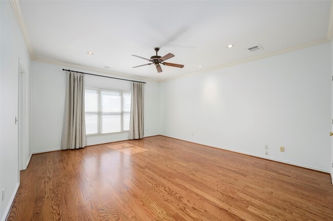 Building Photo - 4106 N Blvd Park