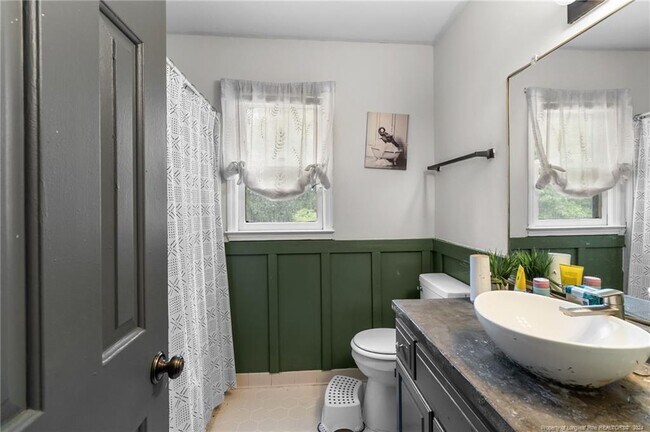 Building Photo - 3532 Kelburn Dr