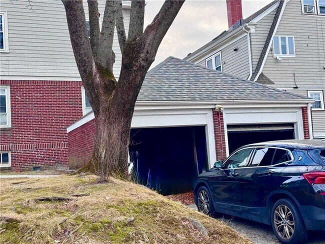 Building Photo - 150 Lancaster St