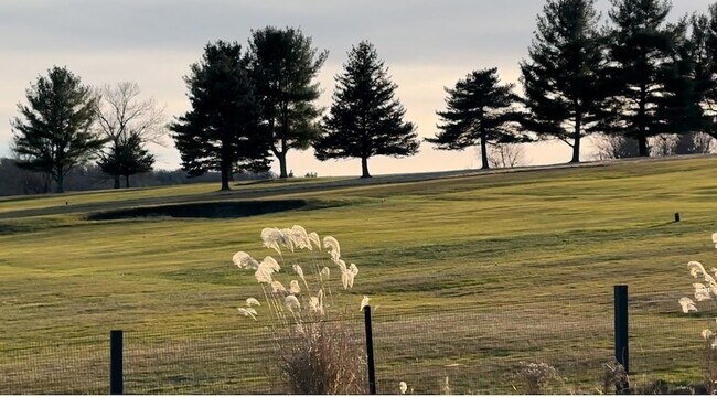 Building Photo - 42 Golf Course Rd