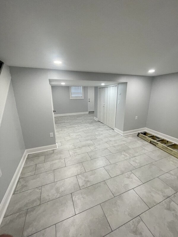 Building Photo - 7843 Lockwood Rd