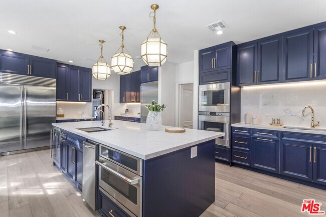 Building Photo - 17230 Silver Ln