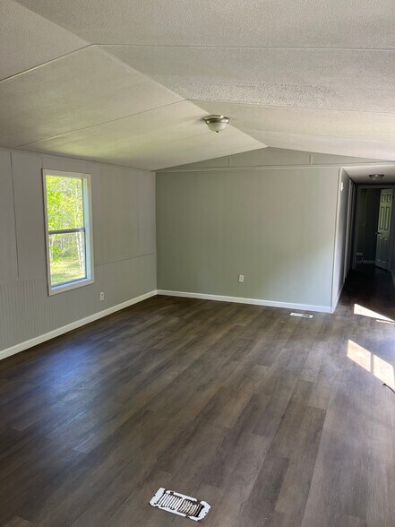 Building Photo - 3736 E Burke Blvd