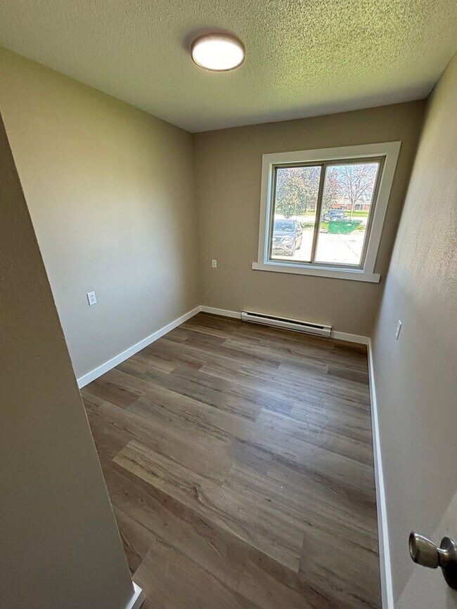 Building Photo - Fairview Apartments