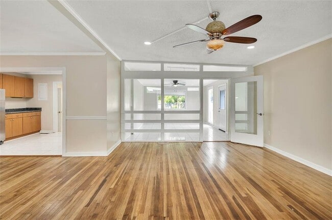 Building Photo - 2908 Mimosa Rd