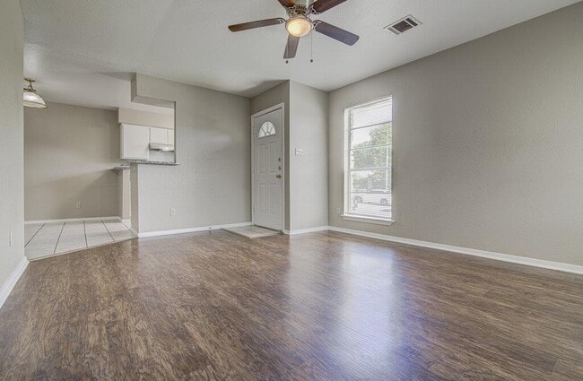 Building Photo - 819 Sirocco Dr