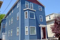 Building Photo - 213 Carpenter St