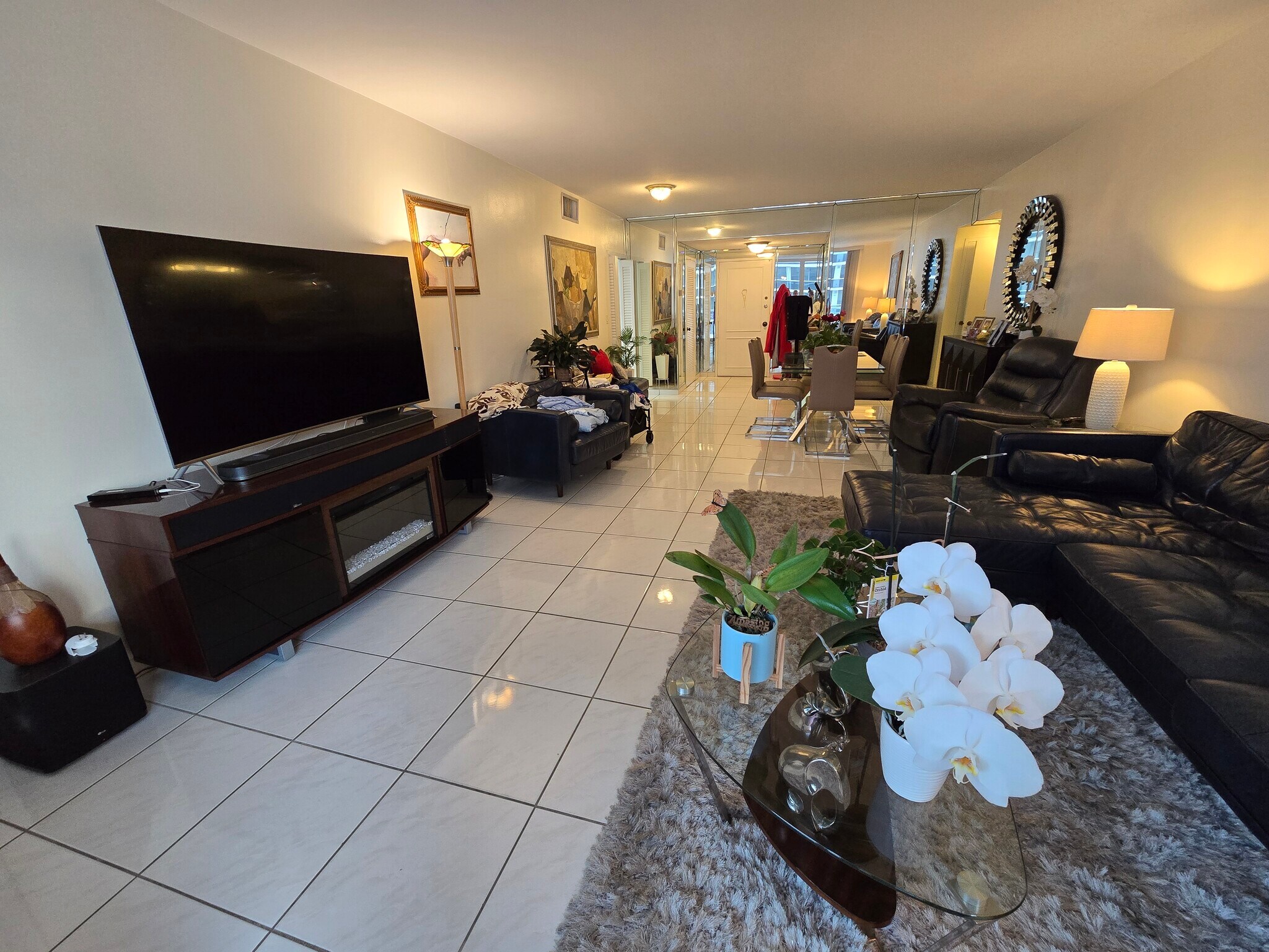 Building Photo - 5825 Collins Ave