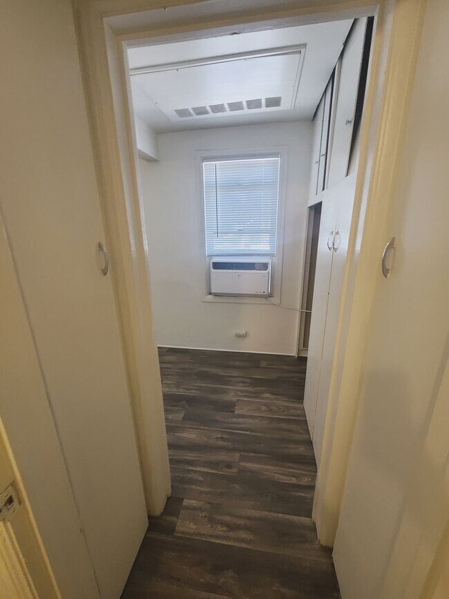 Building Photo - Charming 1 Bedroom, 1 Bath Apartment in Downtown Boise