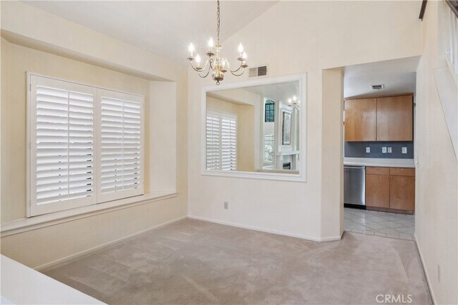 Building Photo - 2655 Victoria Park Dr