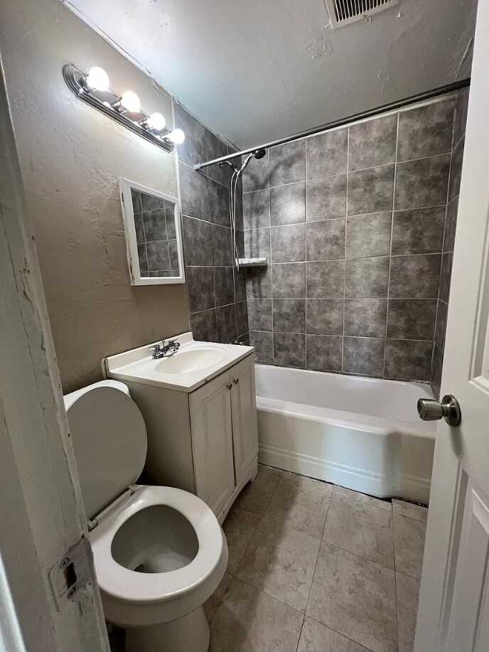 Building Photo - 2517 SW 42nd St