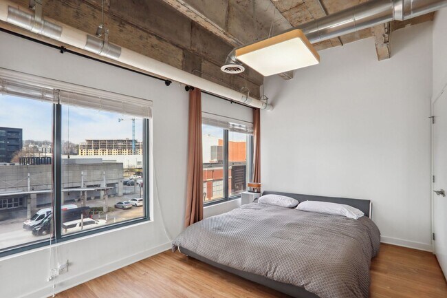 Building Photo - Atlantic Station Luxury