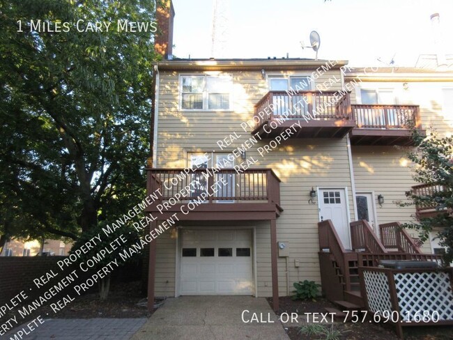 Building Photo - 1,650 square foot townhouse with 3 beds an...