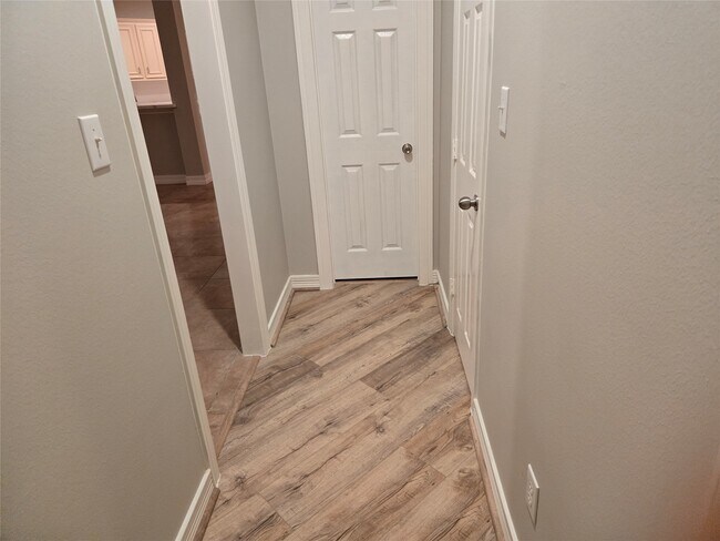 Building Photo - 3910 Champion Creek Ln