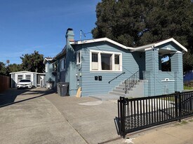 Building Photo - 1215 107th Ave